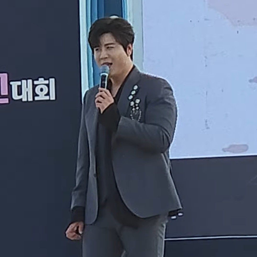 チン・ヘソンの最近の活動ショット