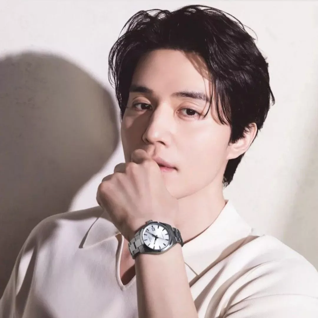 Behind-the-scenes cut of Lee Dongwook