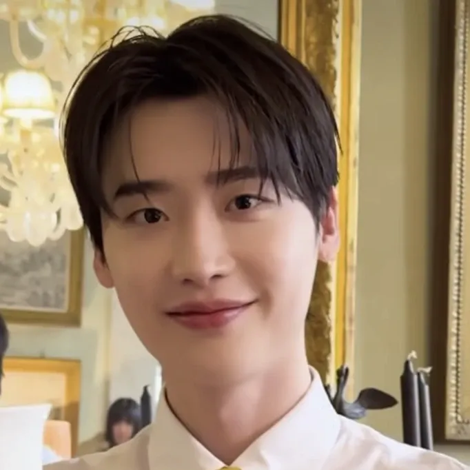 Foto terbaru dari Lee Jongsuk