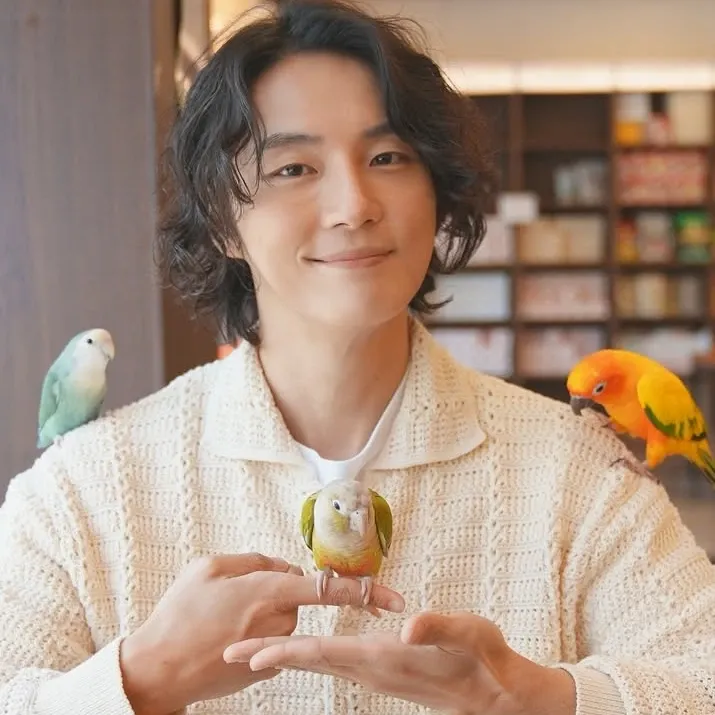 Behind-the-scenes cut of Yoon Shiyoon