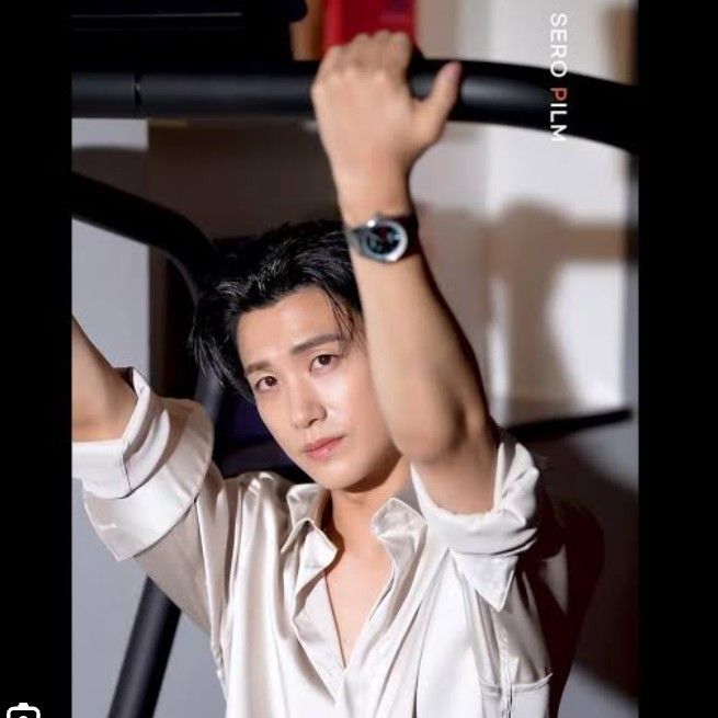 Behind-the-scenes cut of Park Hyungsik