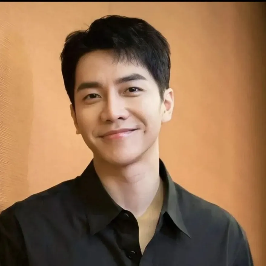 Momen yang diabadikan oleh penggemar Lee Seunggi