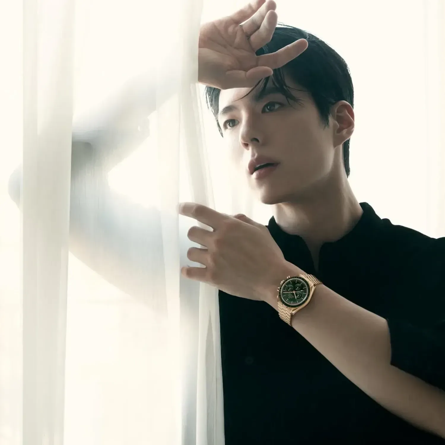 Behind-the-scenes cut of Park Bogum