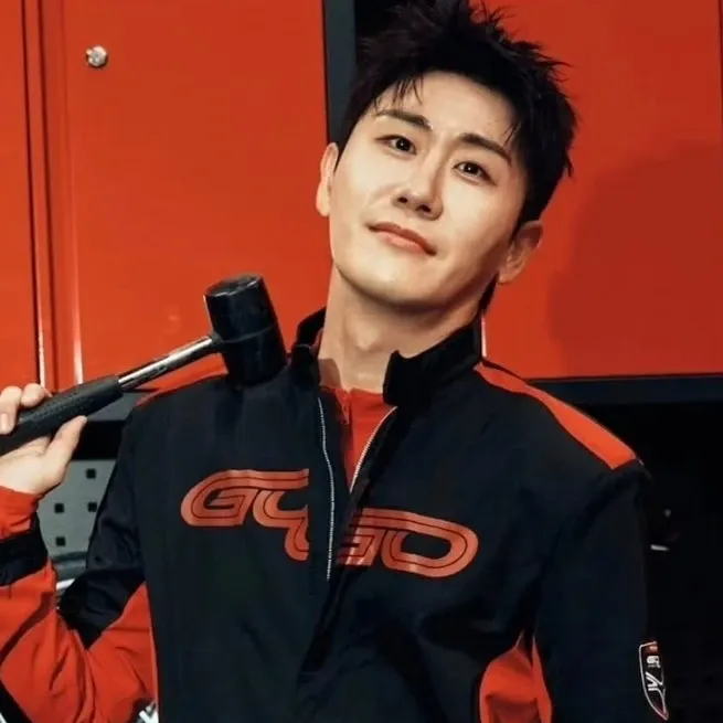 Behind-the-scenes cut of Young Tak