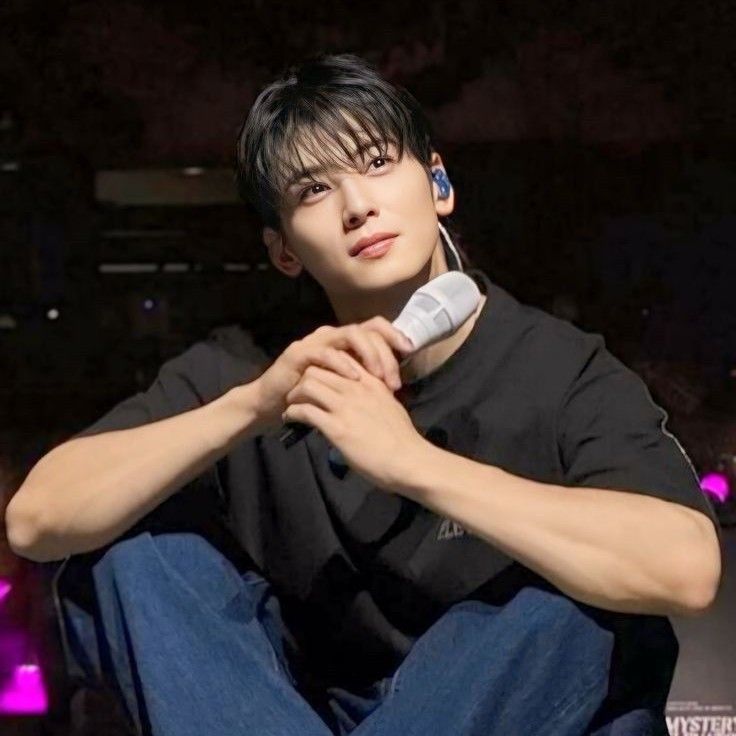 Cuplikan di balik layar dari Cha Eunwoo