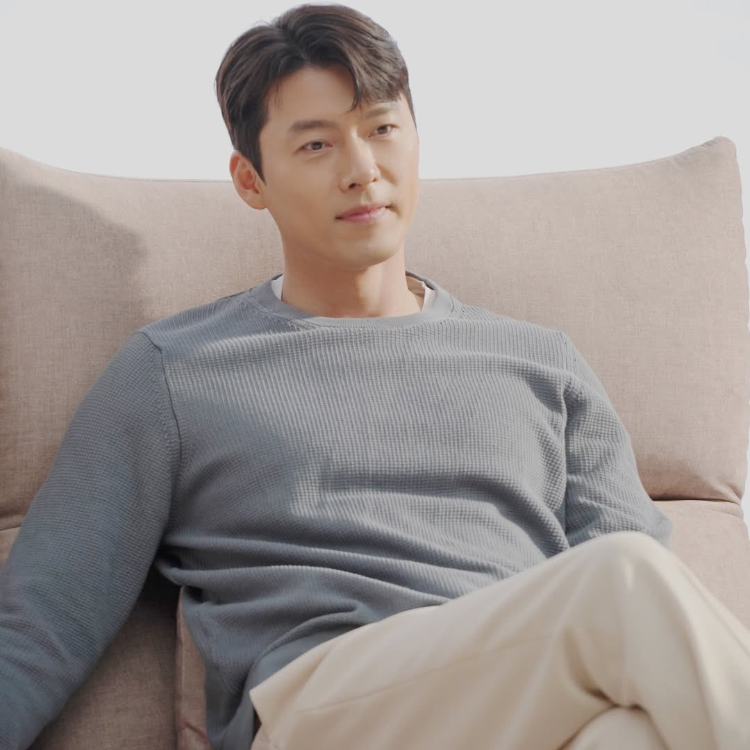 Momen yang diabadikan oleh penggemar Hyun Bin