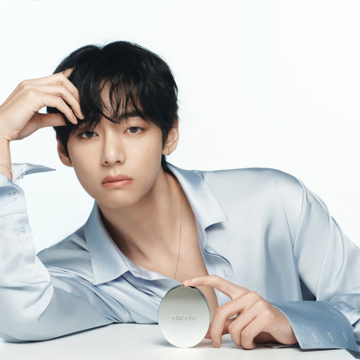 Recent activity shot of Kim Taehyung (V)