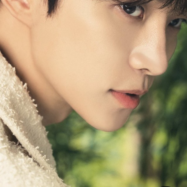 Behind-the-scenes cut of Lee Junho