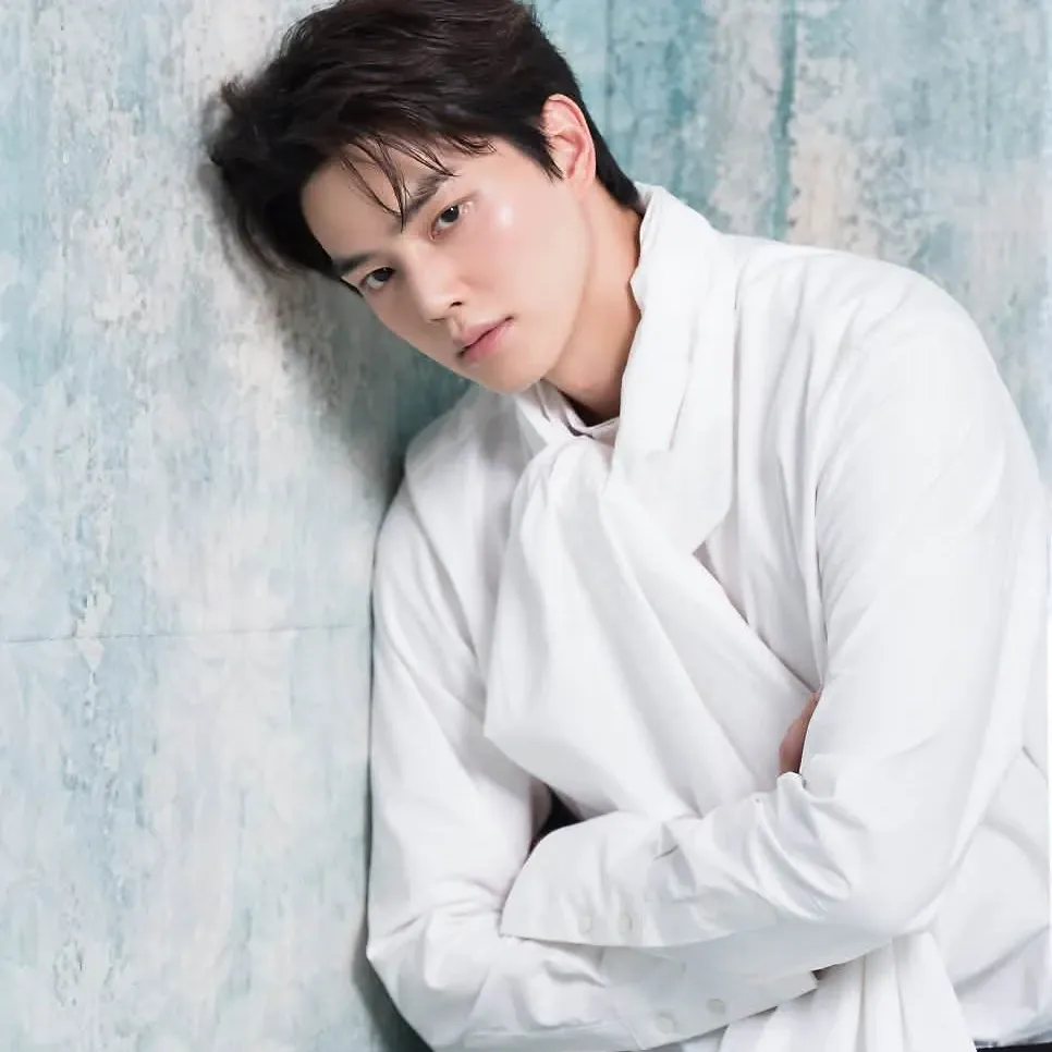 Behind-the-scenes cut of Song Kang