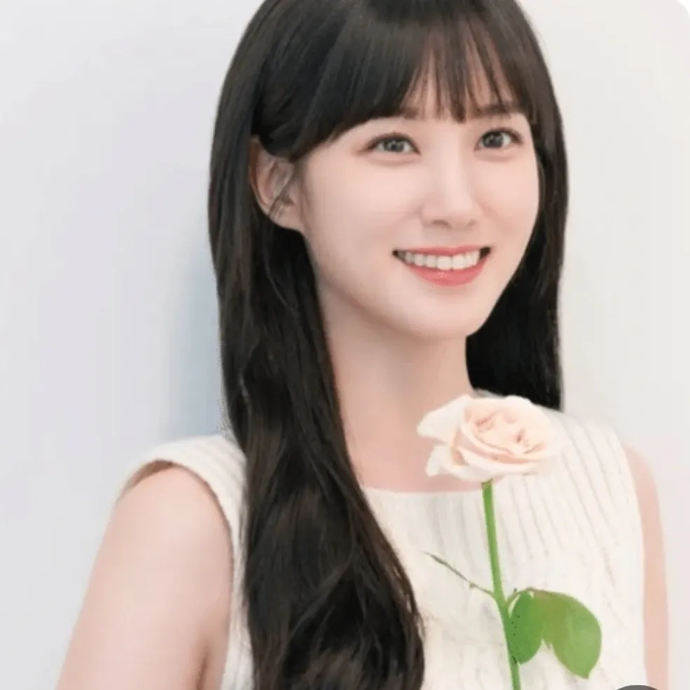 Behind-the-scenes cut of Park Eunbin
