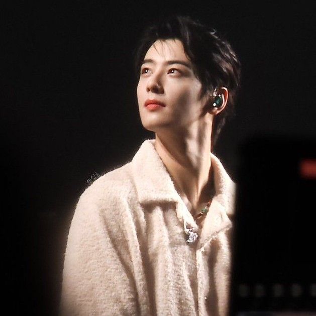 Latest photo of Cha Eunwoo