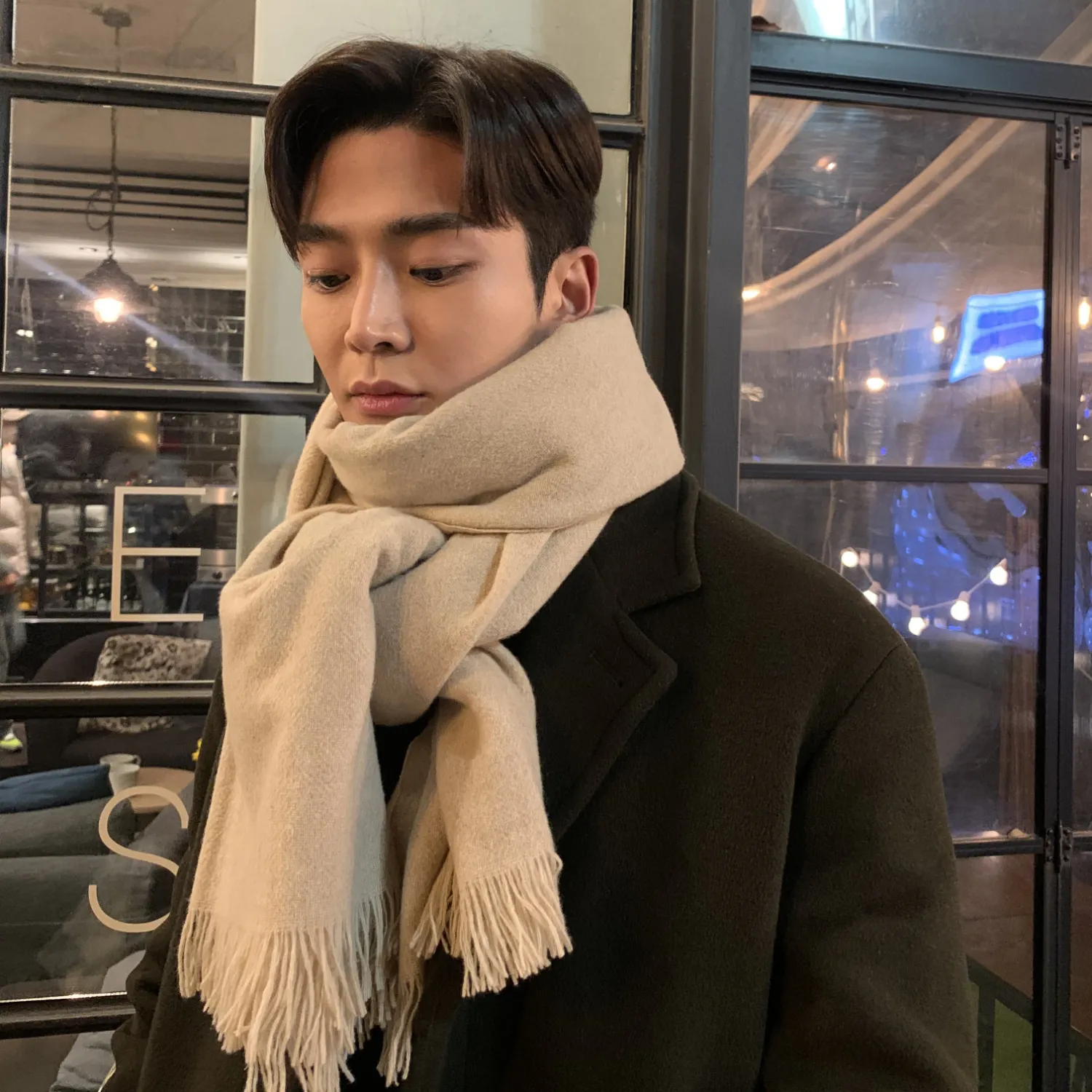 Cuplikan di balik layar dari Rowoon