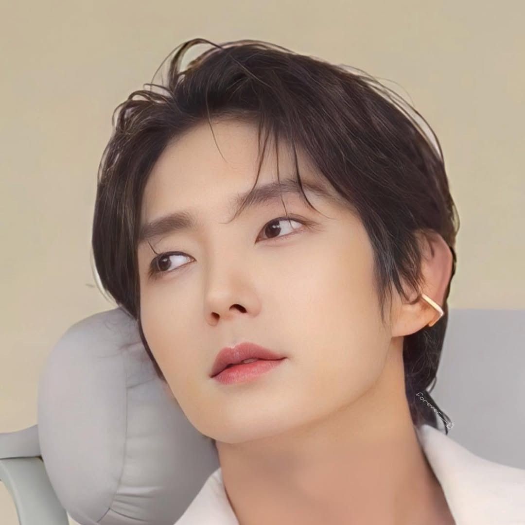 Behind-the-scenes cut of Lee Joongi