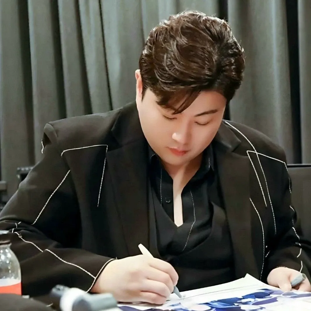 A moment captured by a fan of Kim Hojoong