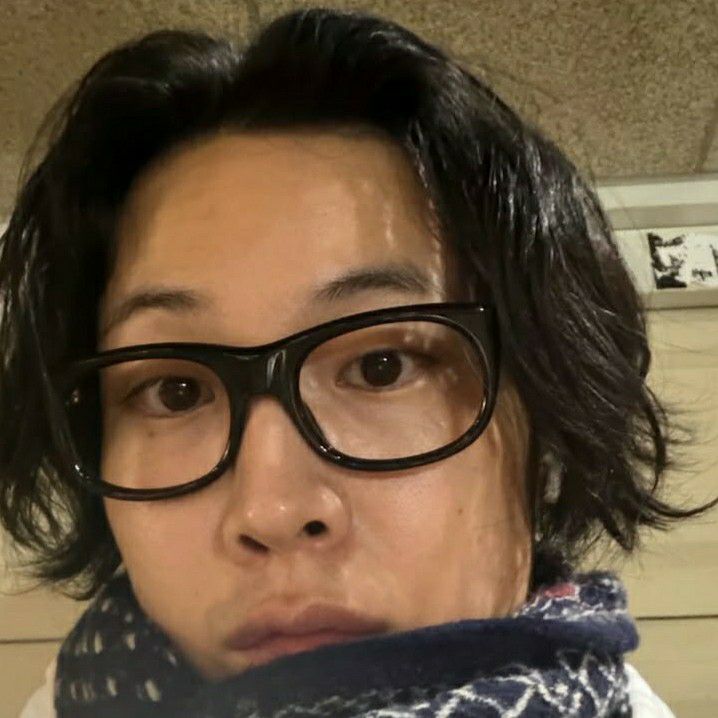 Recent activity shot of Lee Jongwon