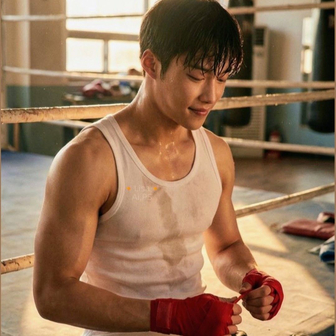 A moment captured by a fan of Woo Dohwan