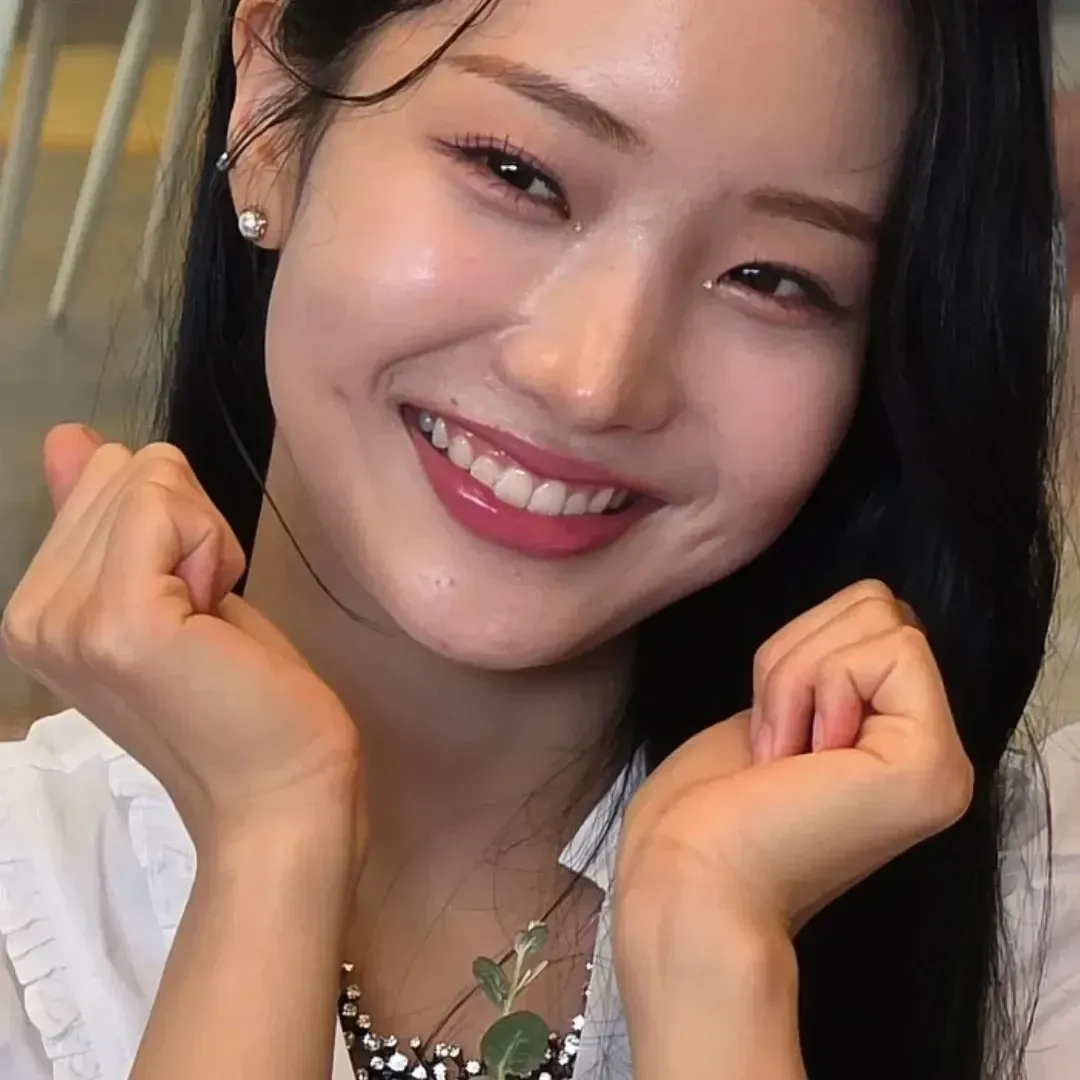 Recent activity shot of Kim Soyeon (2004)