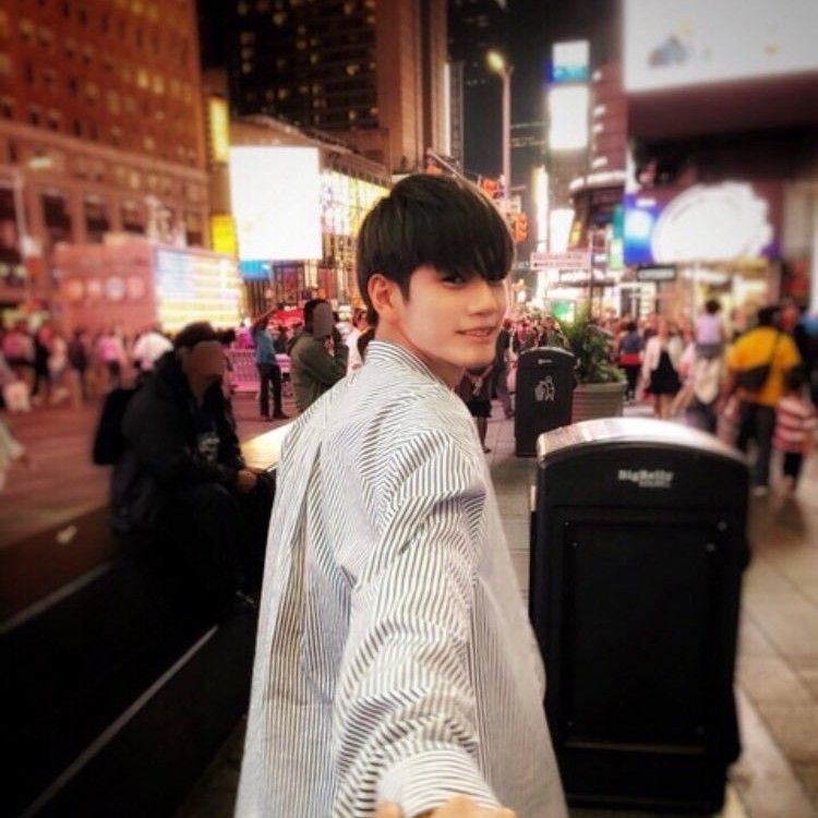 オン・ソンウの最近の活動ショット