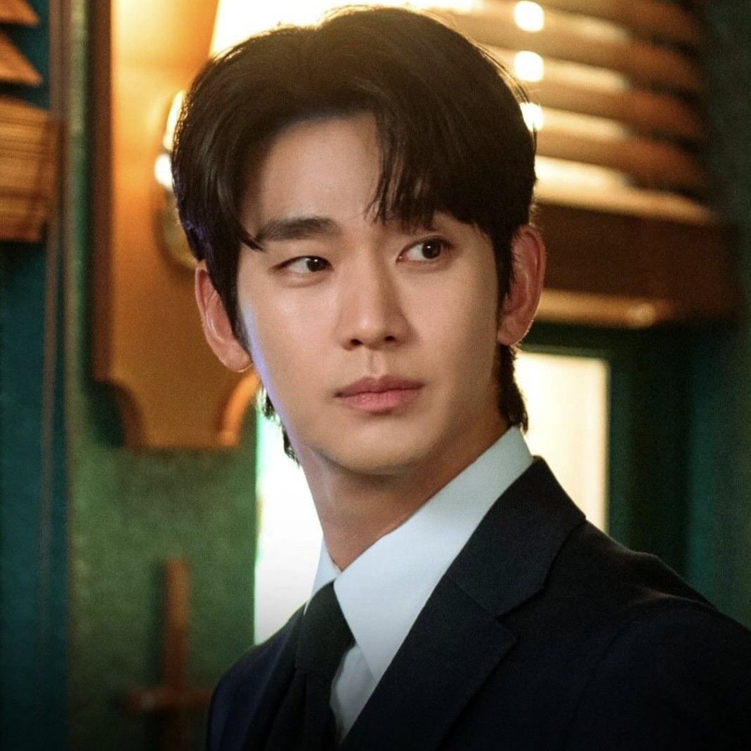 Behind-the-scenes cut of Kim Soohyun