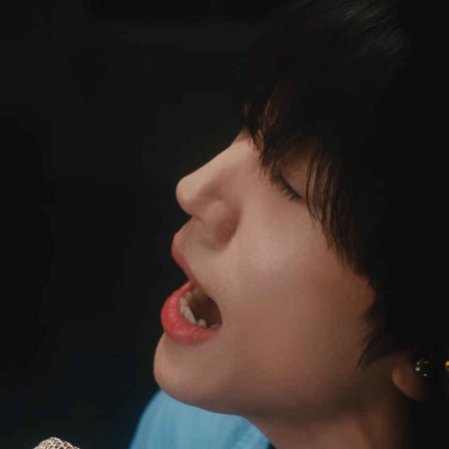 Behind-the-scenes cut of Lee Seungyoon
