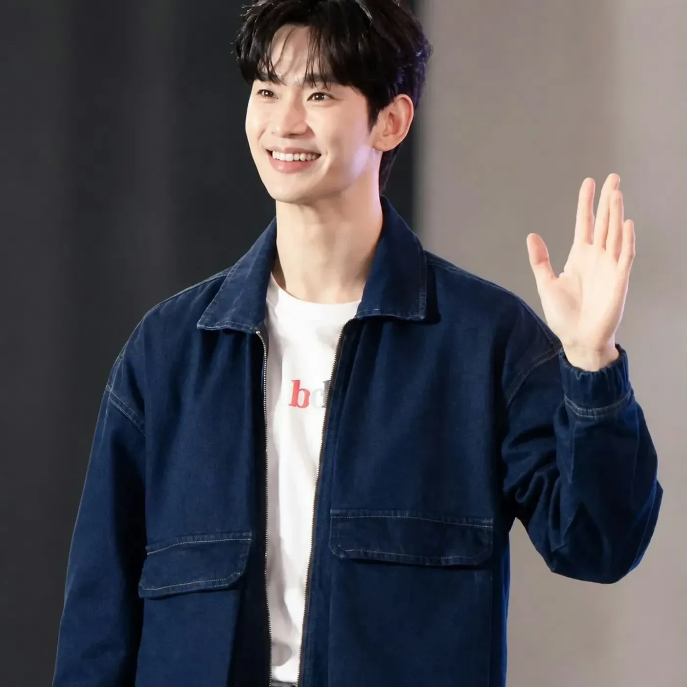 Postingan selebriti populer yang disukai penggemar