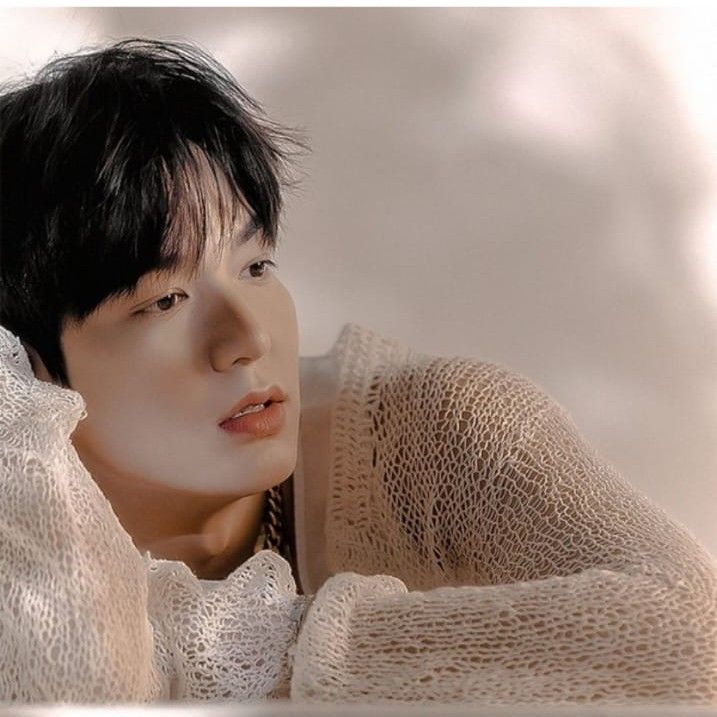 Recent activity shot of Lee Minho