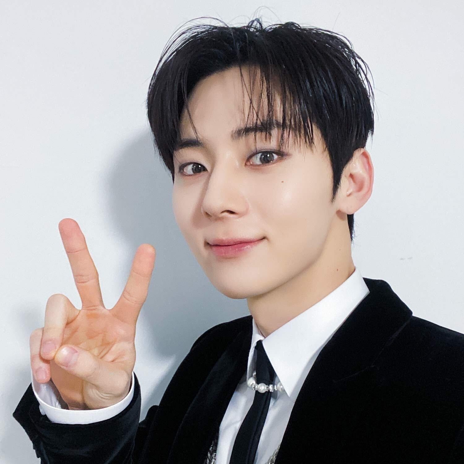 Behind-the-scenes cut of Hwang Minhyun