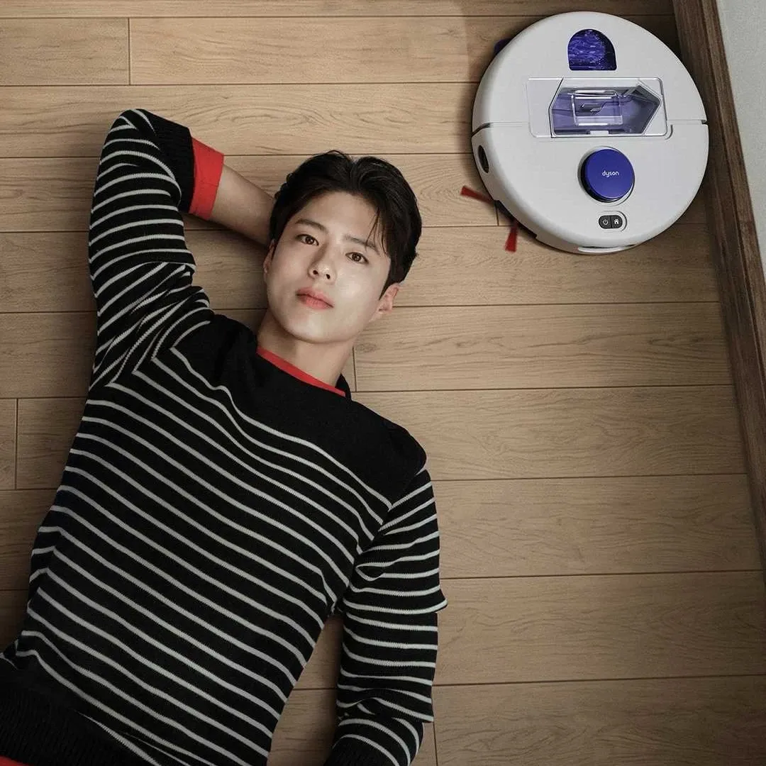 Recent activity shot of Park Bogum