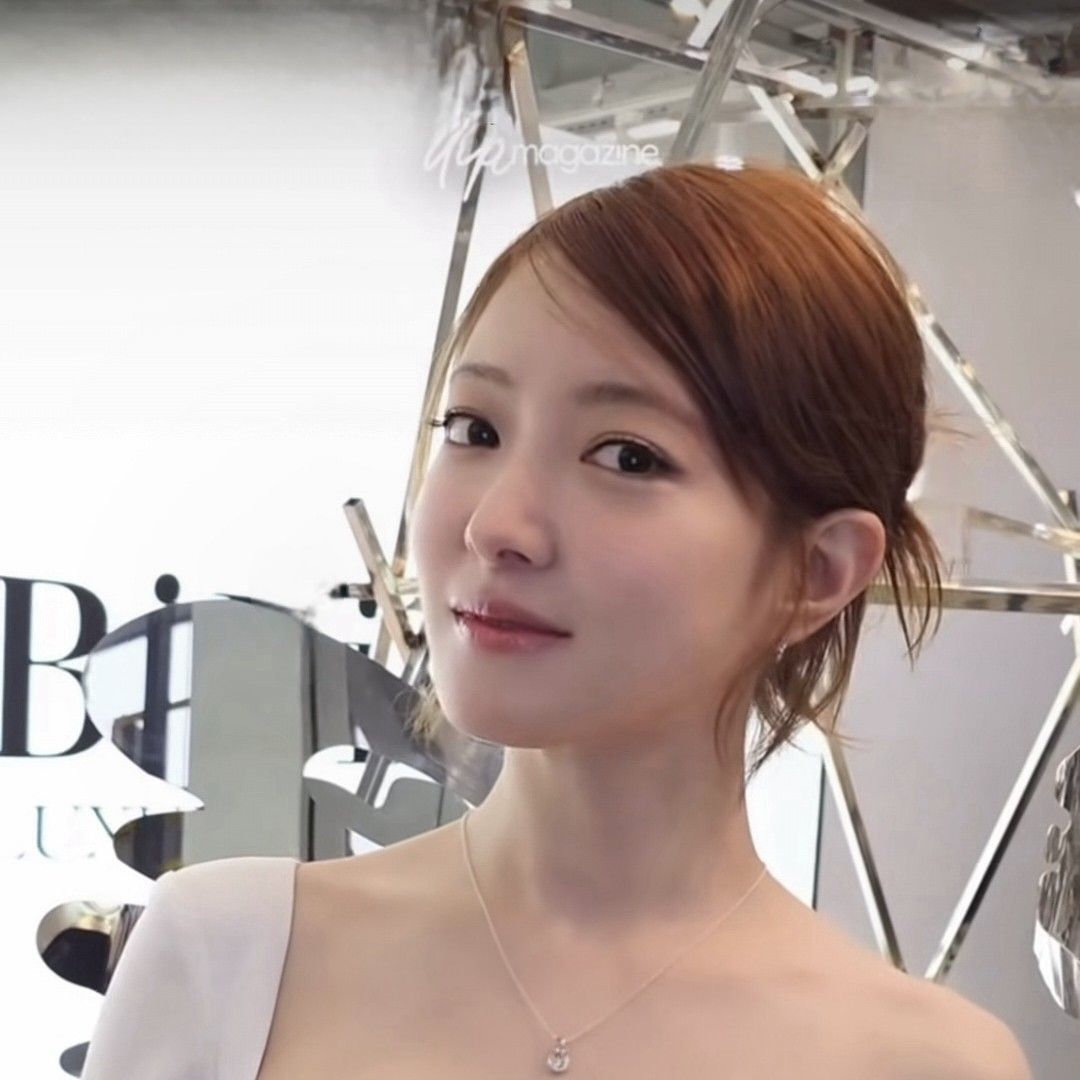 Behind-the-scenes cut of Lee Seyoung