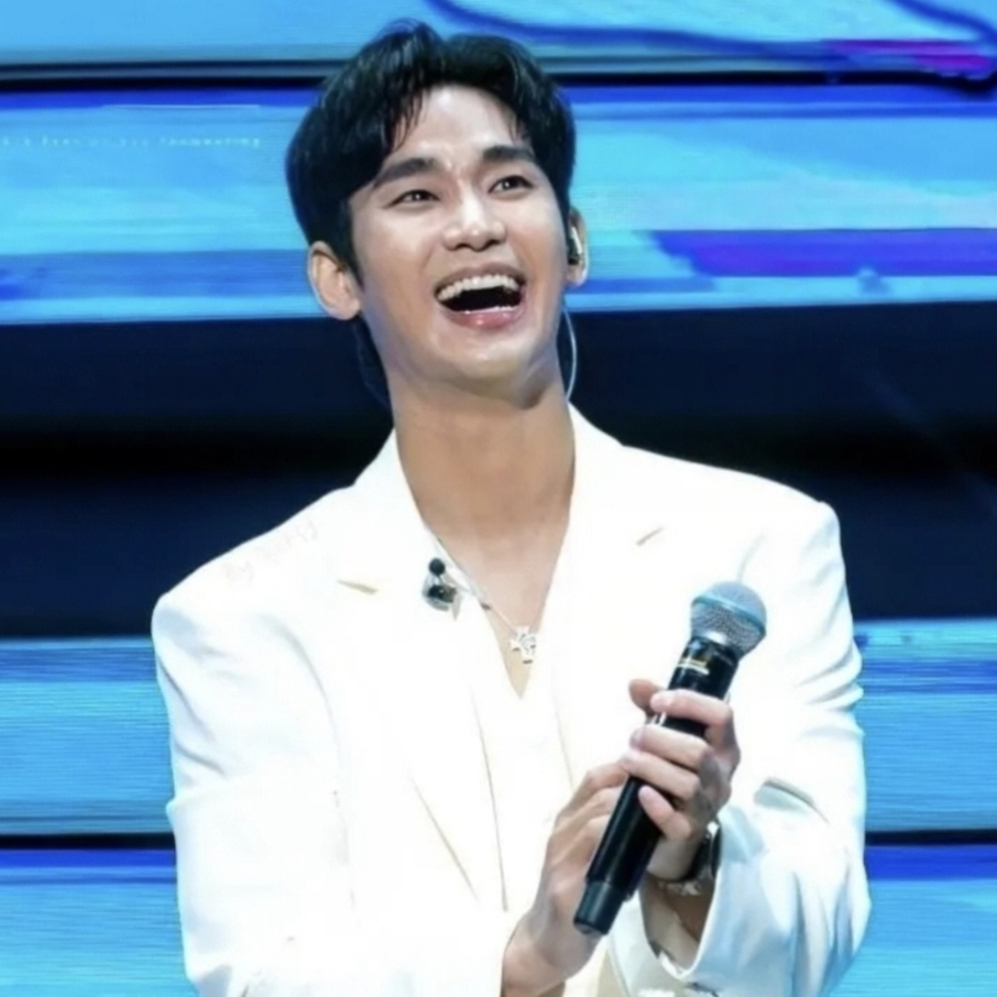 Recent activity shot of Kim Soohyun
