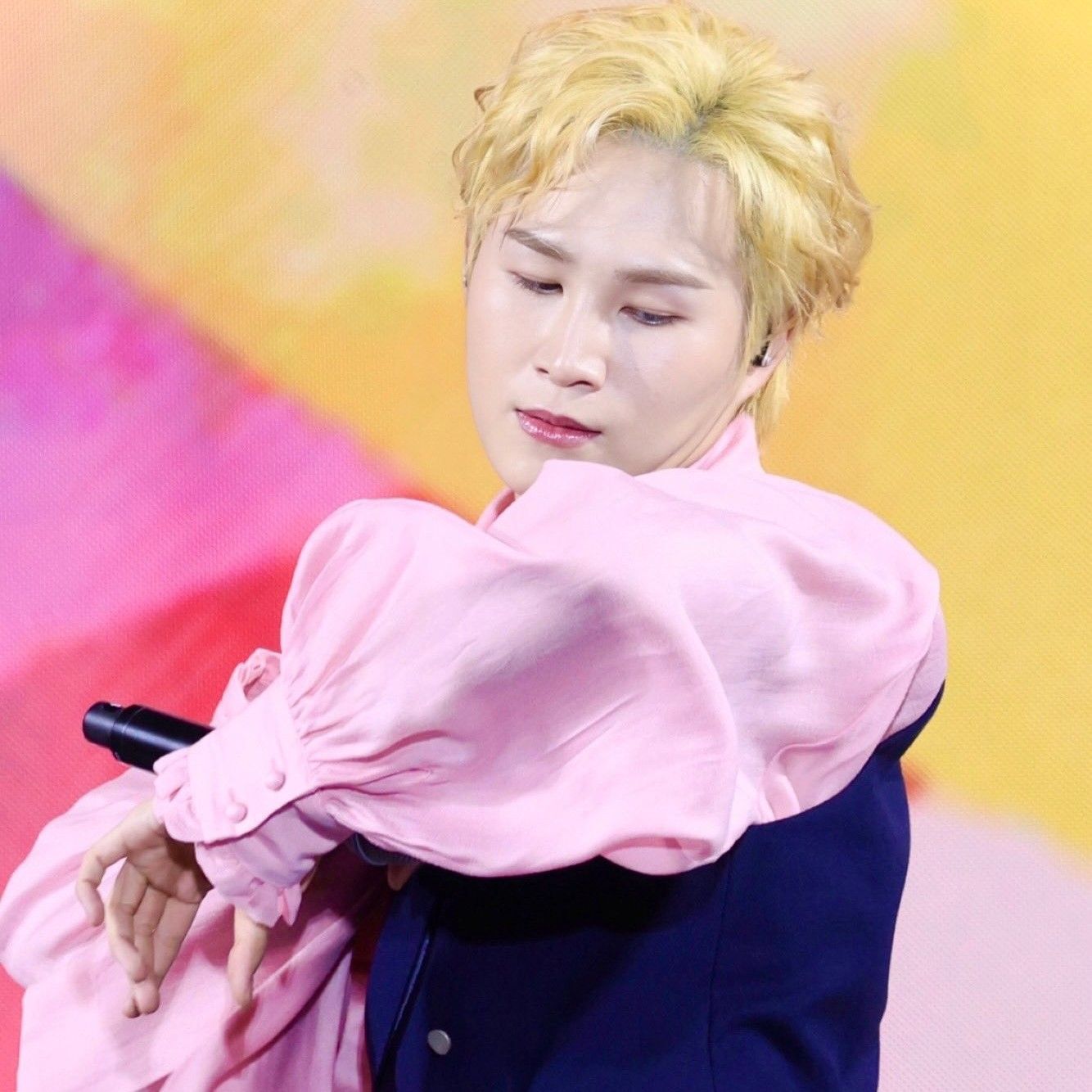 金熙栽的最新照片