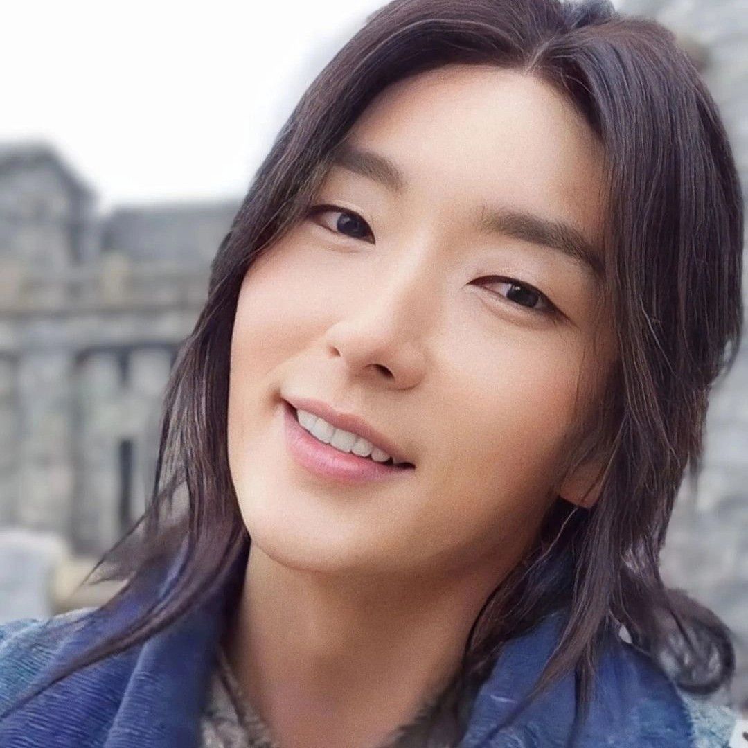 Recent activity shot of Lee Joongi