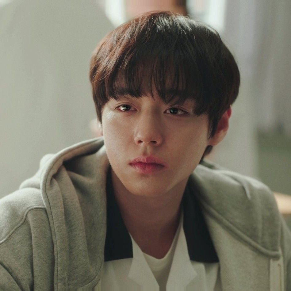 Behind-the-scenes cut of Park Jihoon