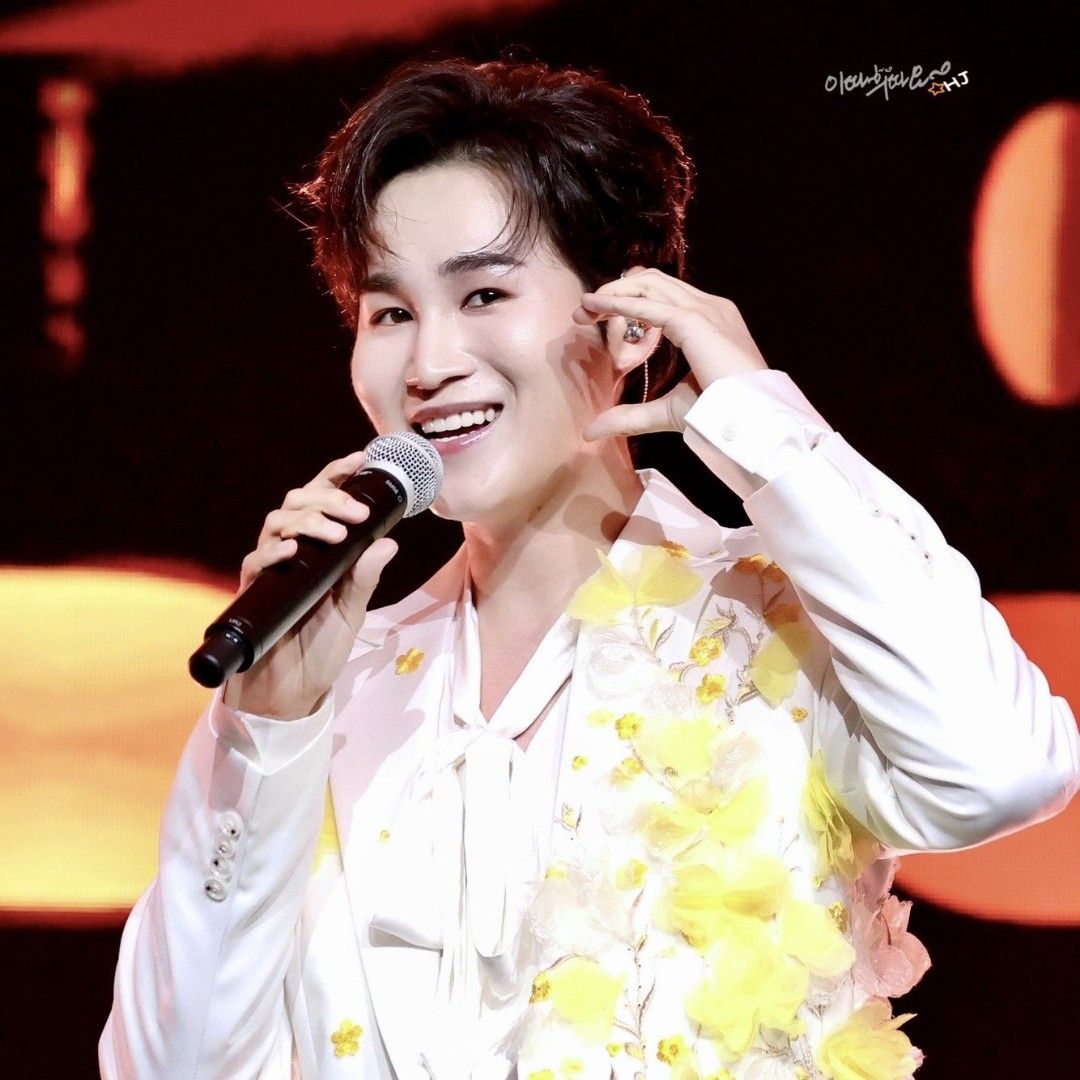 김희재 최근 활동샷