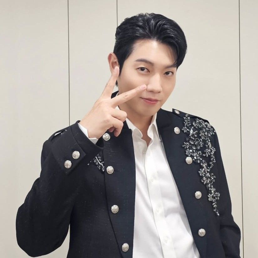 Latest photo of Son Taejin