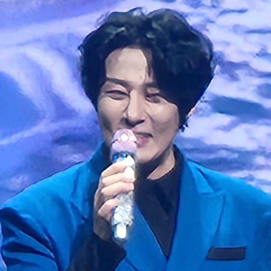 A moment captured by a fan of Kang Moonkyung