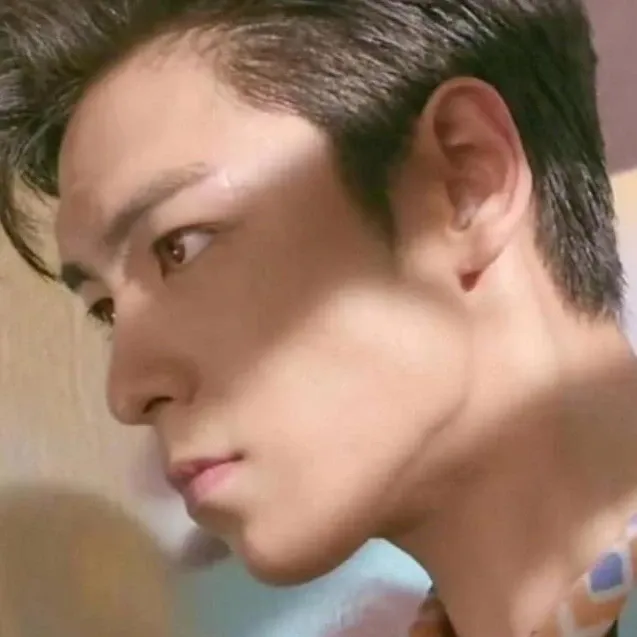A moment captured by a fan of T.O.P