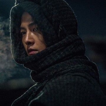 ソン・ジュンギのビハインドカット