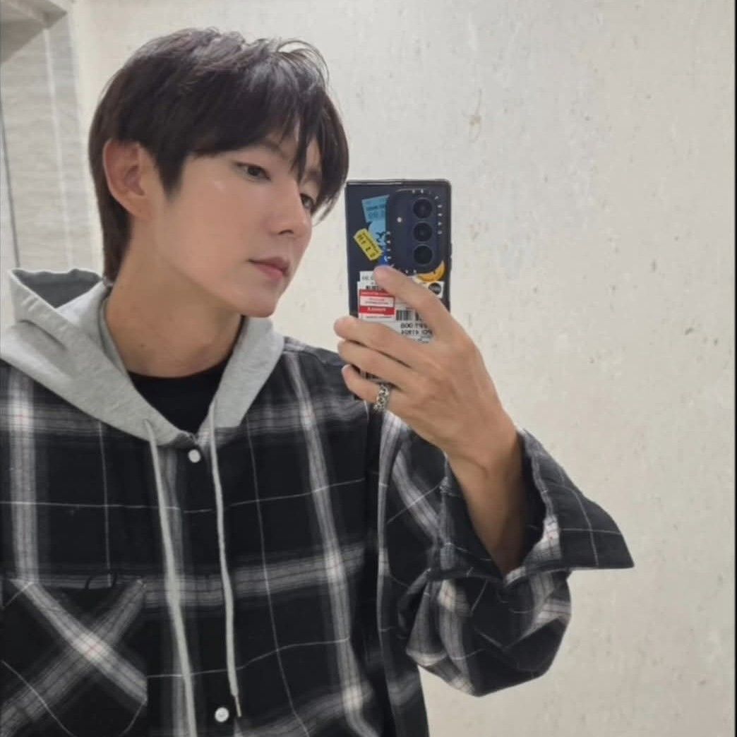 A moment captured by a fan of Lee Joongi