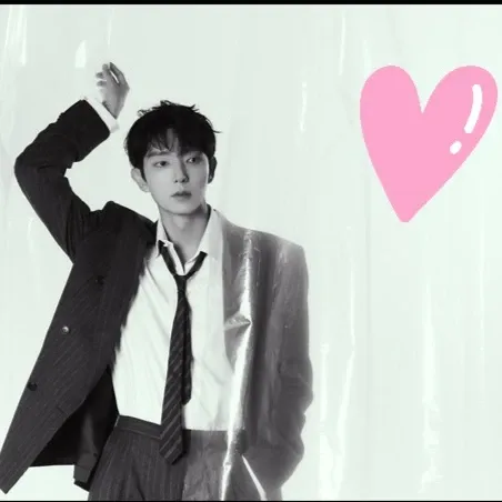 A moment captured by a fan of Lee Joongi