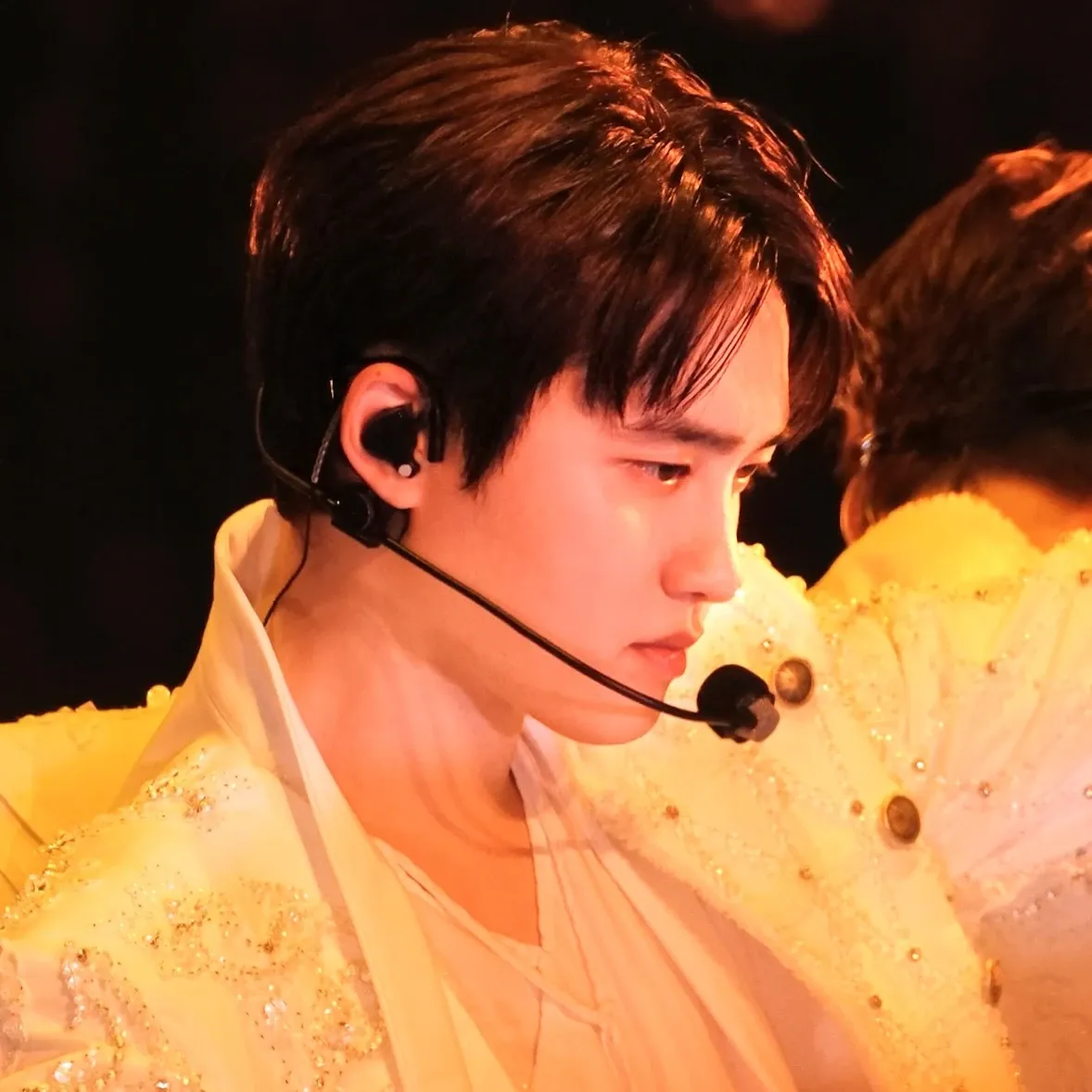 Cuplikan di balik layar dari Doh Kyungsoo (D.O.)
