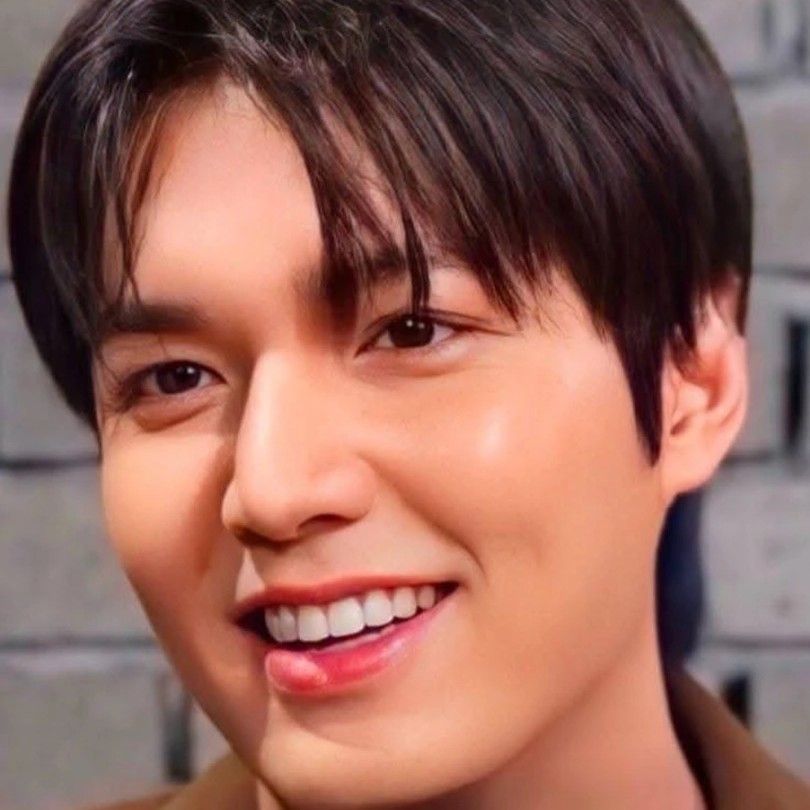 イ・ミンホの最近の活動ショット