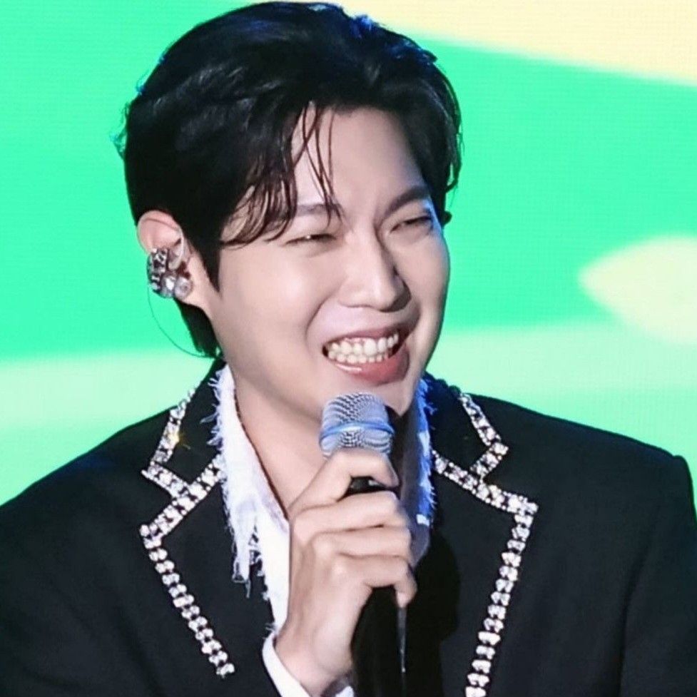 Recent activity shot of Son Taejin