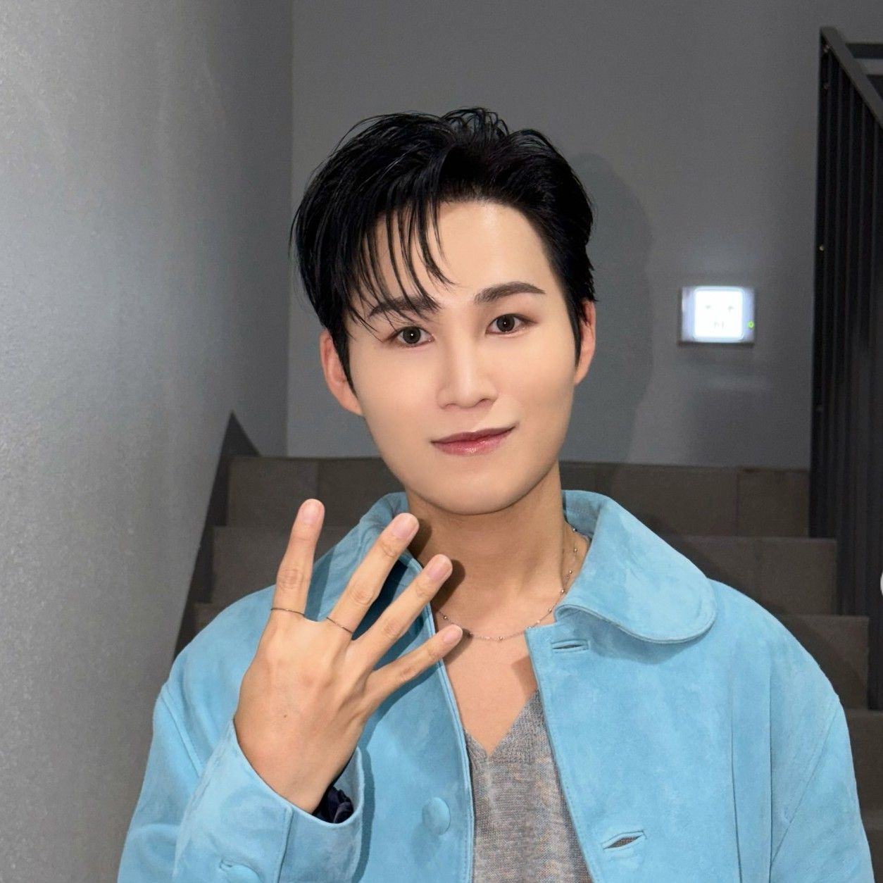 金熙栽的最新照片