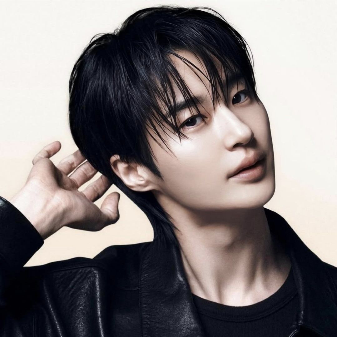 Behind-the-scenes cut of Byeon Wooseok