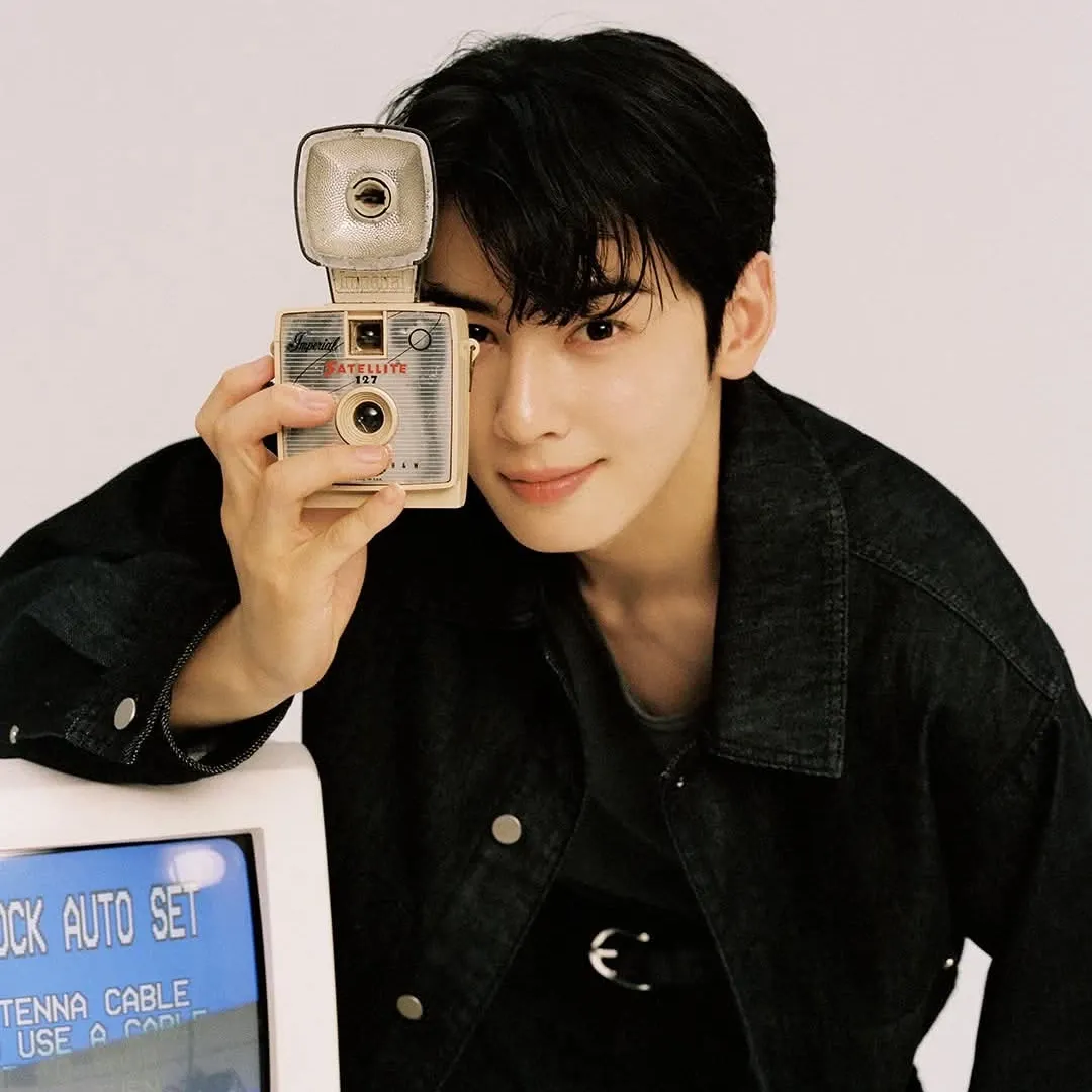 Latest photo of Cha Eunwoo