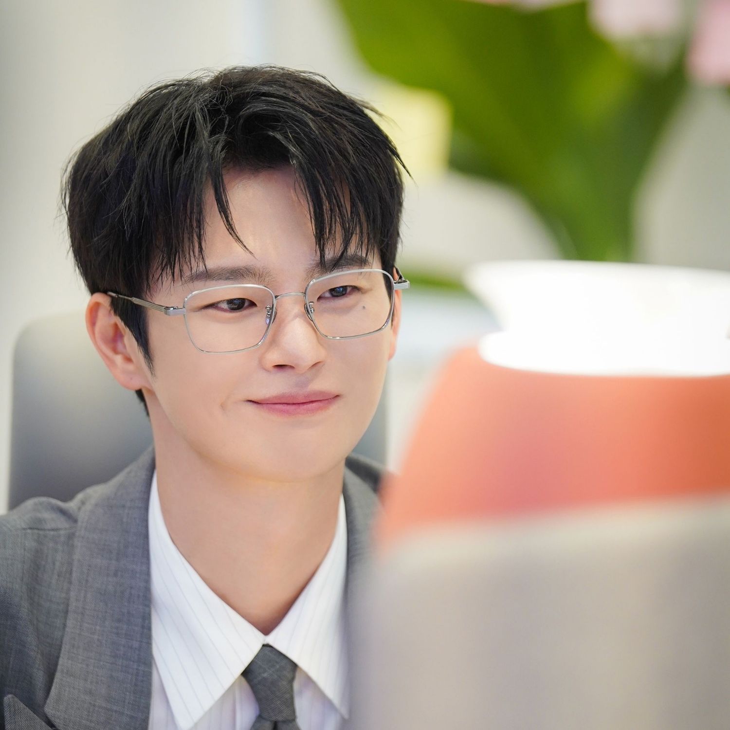Cuplikan di balik layar dari Seo Inguk