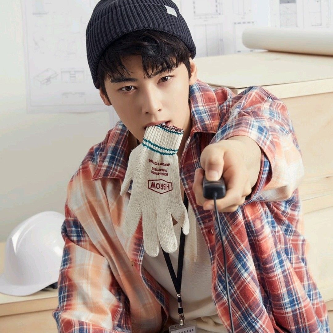 Latest photo of Cha Eunwoo