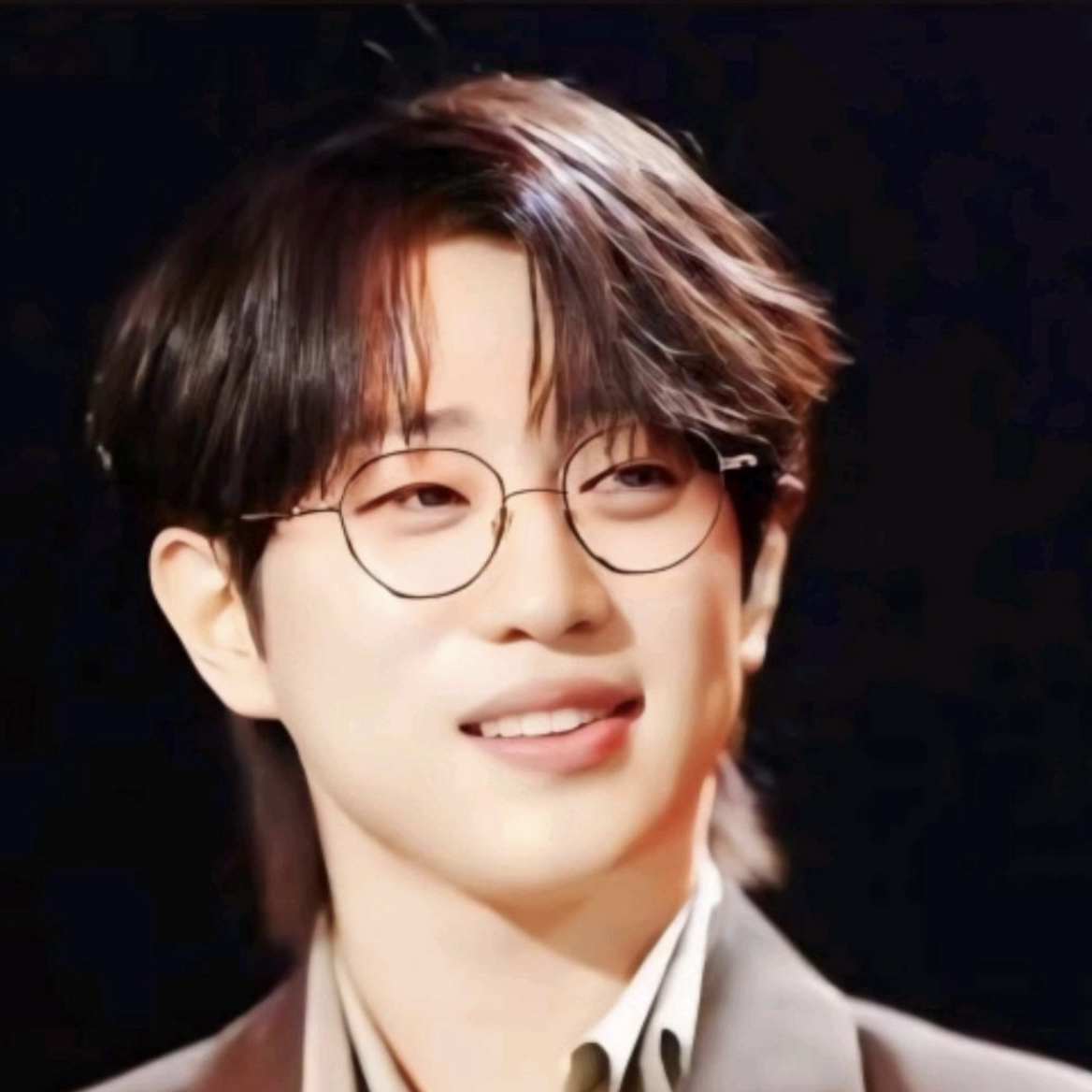 A moment captured by a fan of An Sunghoon