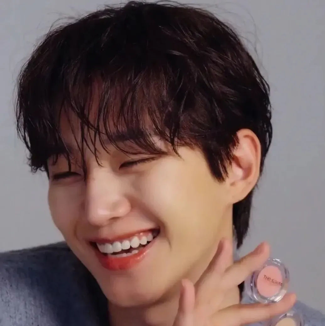 Foto kegiatan terbaru dari Lee Junho